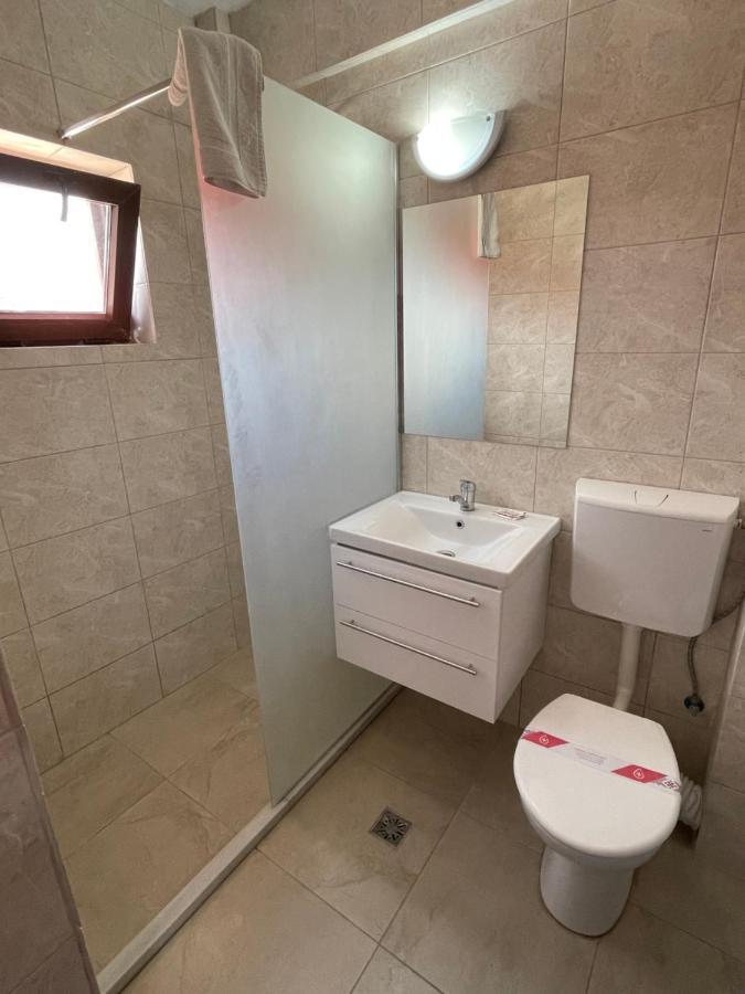 Hotel Tata Si Fii Bechet Buitenkant foto